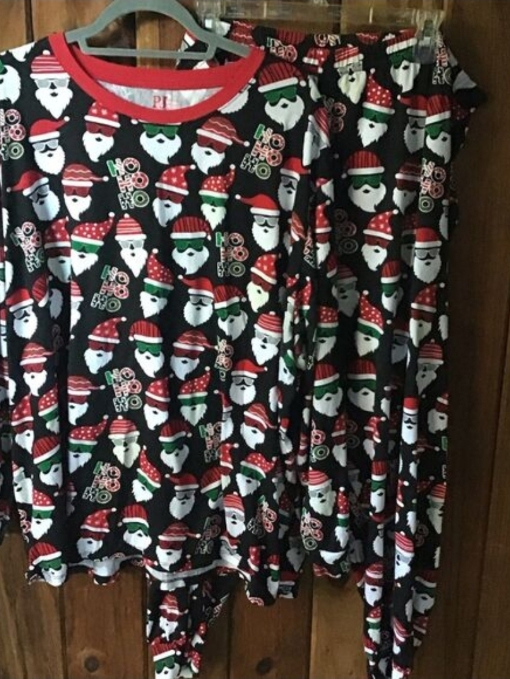 Women’s Black Santa Print Holiday Pajama Set